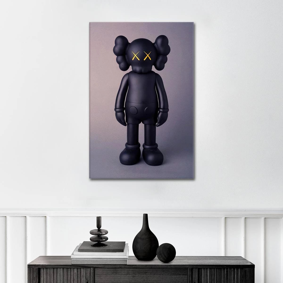 Plakat - Kaws i sort kunst - admen.dk