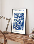 Plakat - Seven Studio – Katman blue 2022 kunst - admen.dk