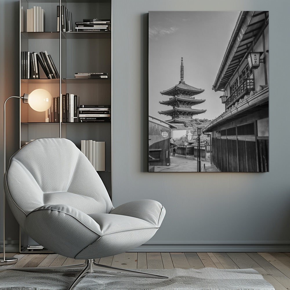 Canvas - Historic Kyoto with Yasaka Pagoda - monochrome