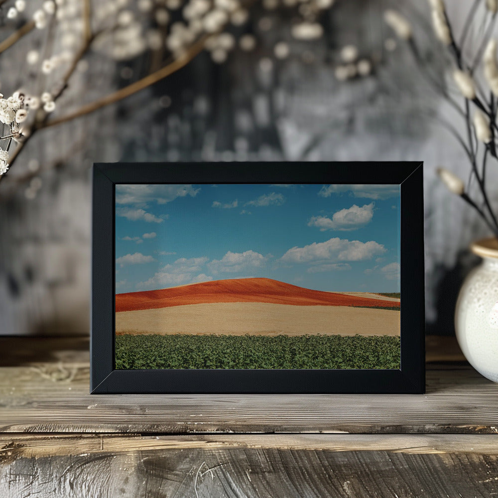 Plakat - Red Mountain and Crops 02