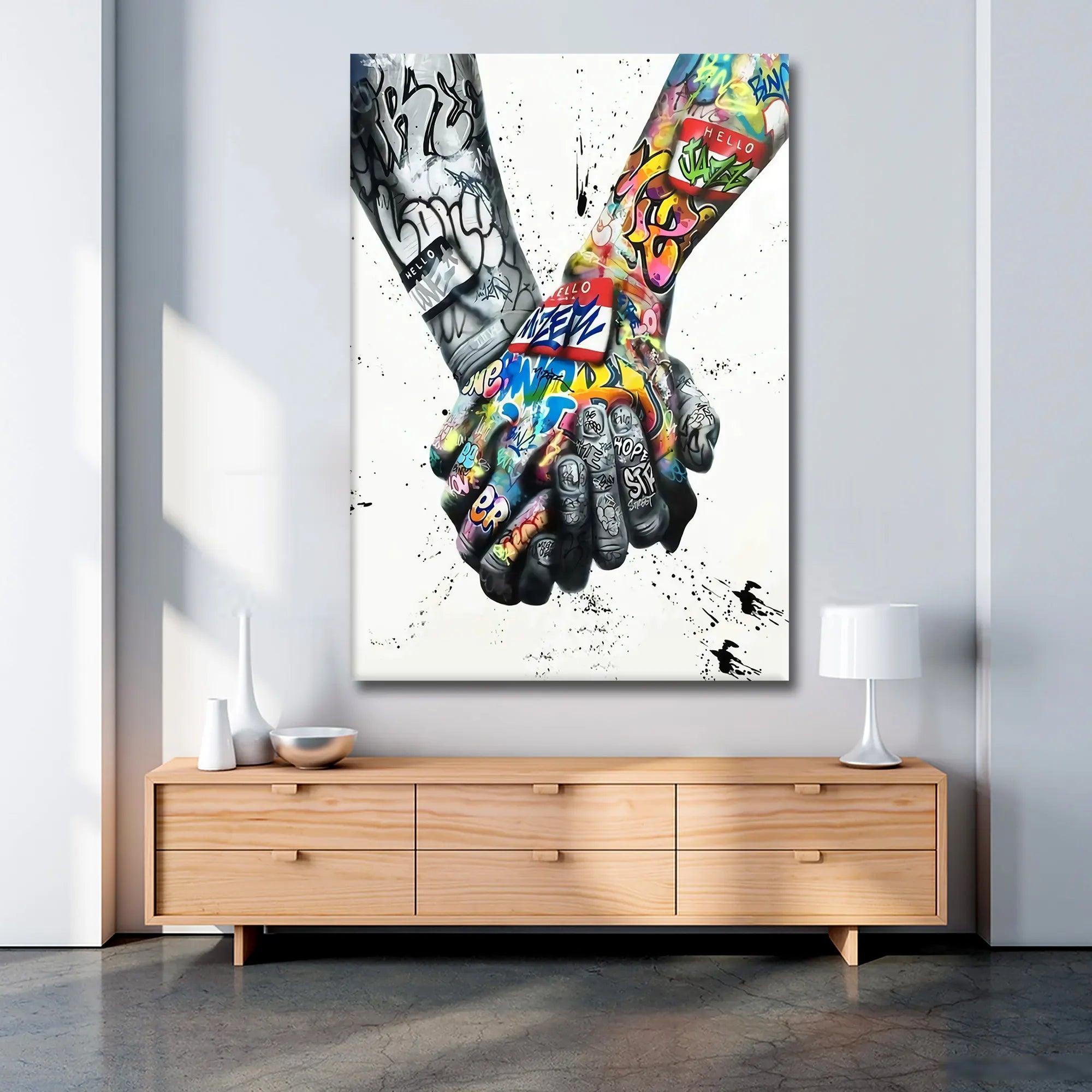 Plakat - Street art holding hands - admen.dk